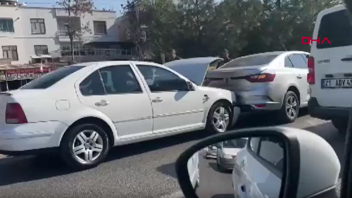 Diyarbakır’da zincirleme trafik kazası: 10 araç birbirine girdi