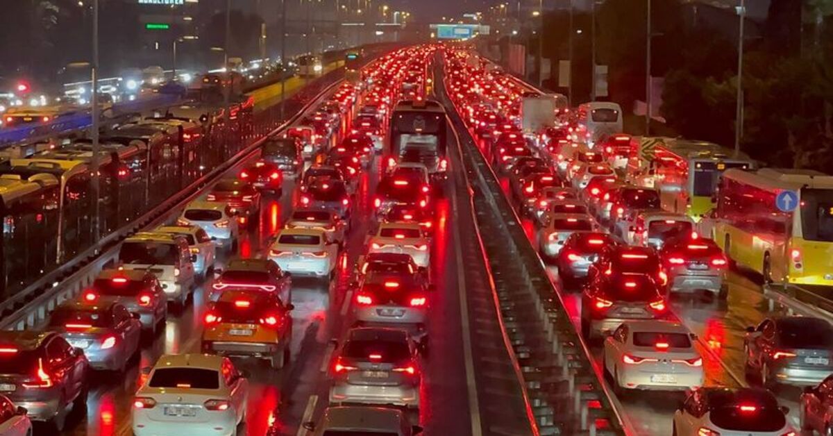 İstanbul’da trafik kilitlendi!